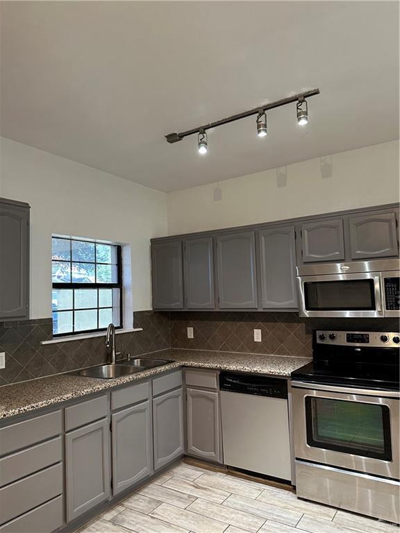 Building Photo - 42 Colorado Ct