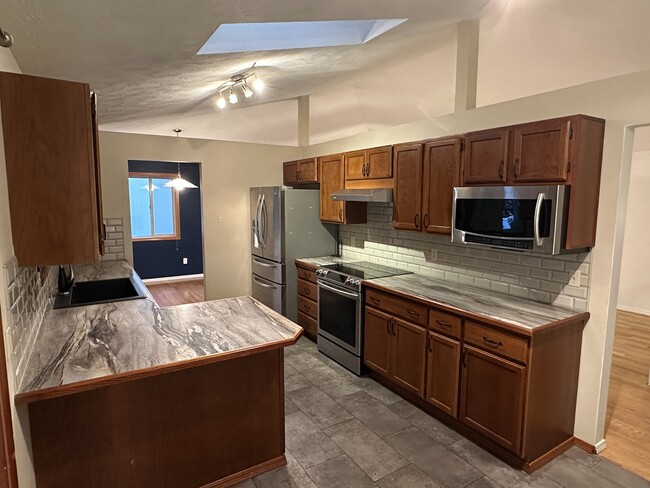 Building Photo - 9206 N Londale Dr