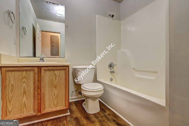 Building Photo - 8201 Spillers Dr SW