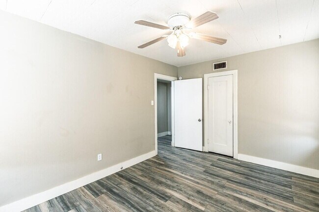 Building Photo - 2311 25th St