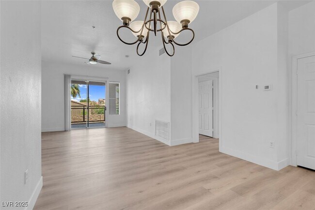 Building Photo - 75 E Agate Ave