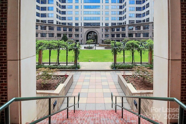 Building Photo - 400 N Church St