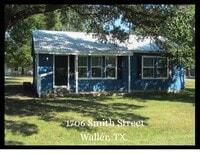 Building Photo - 1706 Smith St