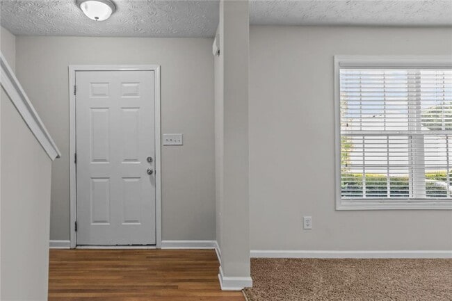 Building Photo - 1483 Little Creek Dr