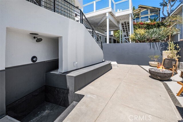 Building Photo - 31868 Circle Dr