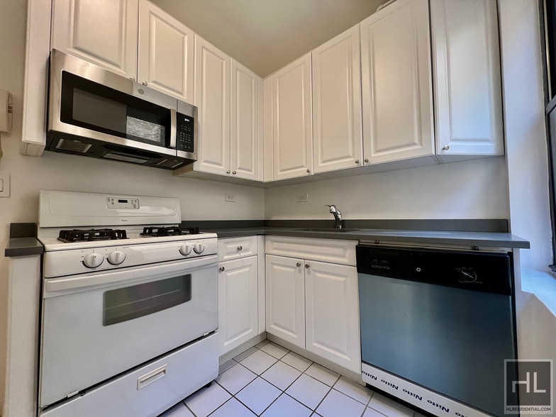 Building Photo - West 55th Street