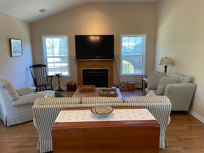 Building Photo - Fully Furnished House In Sandpiper Bay-