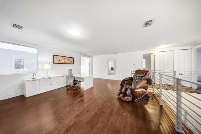 Building Photo - 10081 NW 75th Terrace