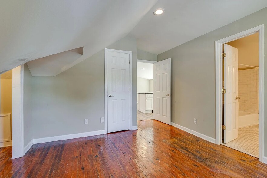 bedroom - 253 Thuss Ave