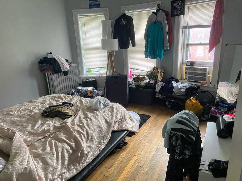 Bedroom - 436 Prentis St