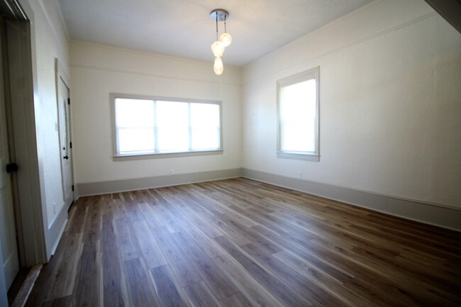 Building Photo - 1214 N 7th Ave