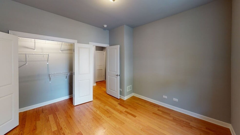 Building Photo - 5117 S Kenwood Ave