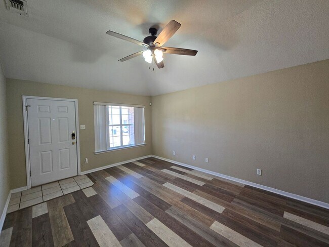 Building Photo - 3804 Littleleaf Ct