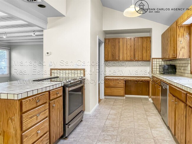 Building Photo - 39 Linda Vista Pl