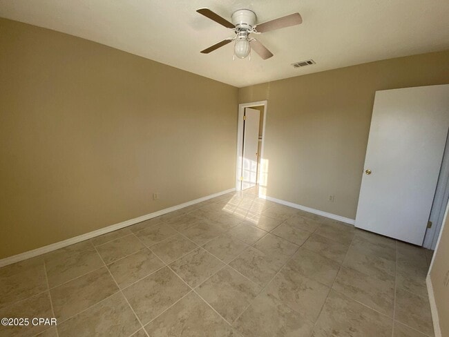 Building Photo - 625 N 9th St