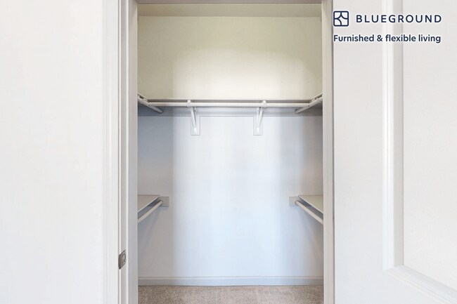 Building Photo - 1000 Lupine-SI FL3-ID12728A
