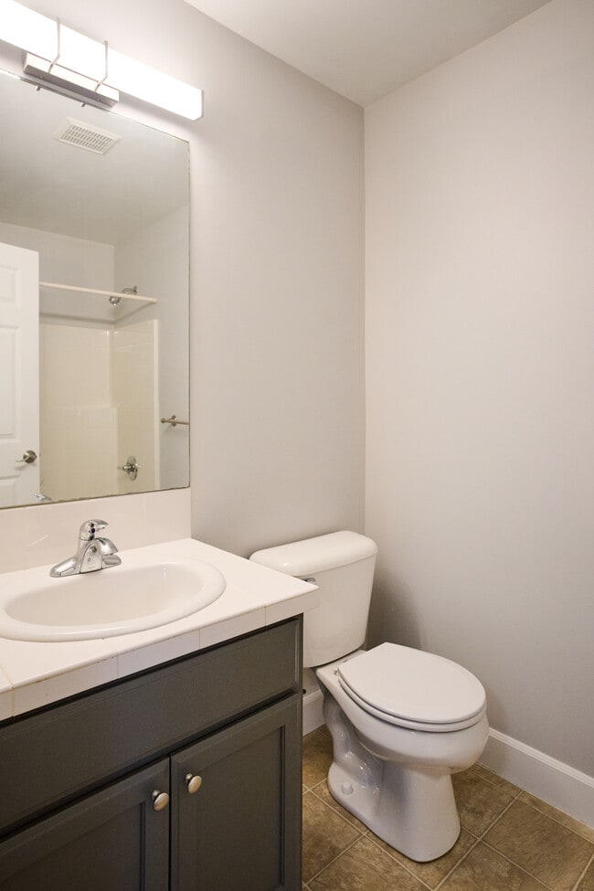 Building Photo - 10028 124th Ave NE