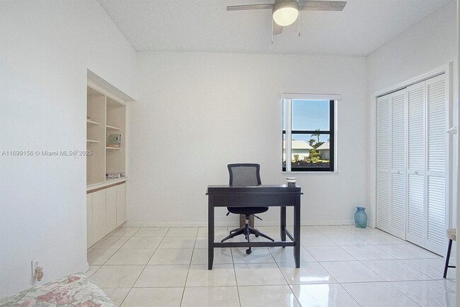 Building Photo - 6081 SE Landing Way