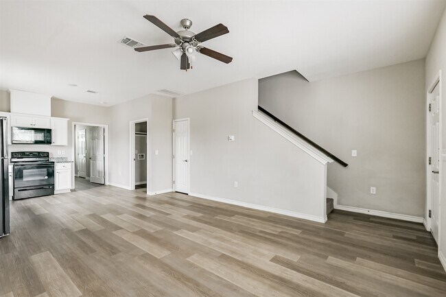 Building Photo - 4505 Bernardo De Galvez Ave