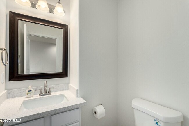 Building Photo - 111 W Beth Dr