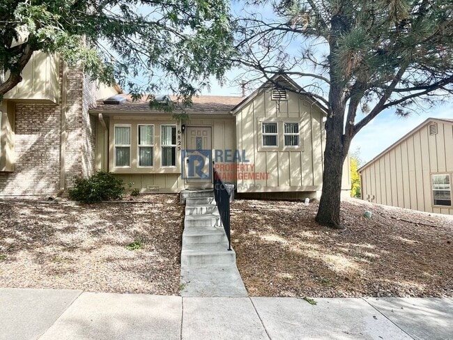 Primary Photo - 6825 Overland Dr