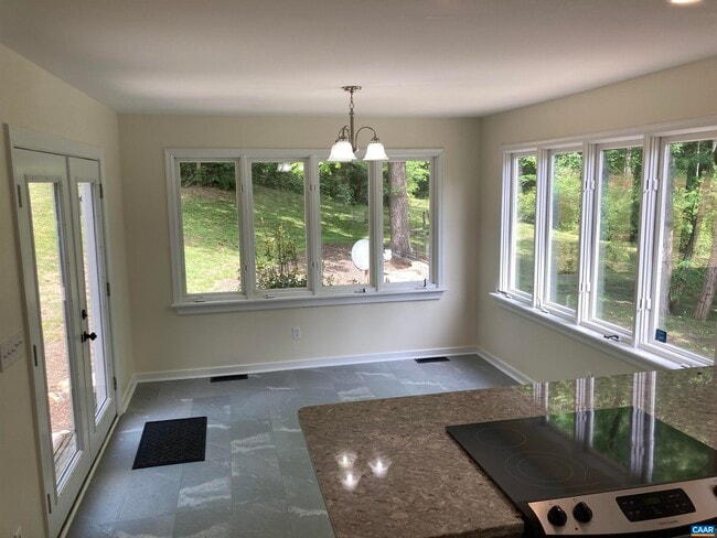 Building Photo - 14150 James River Rd