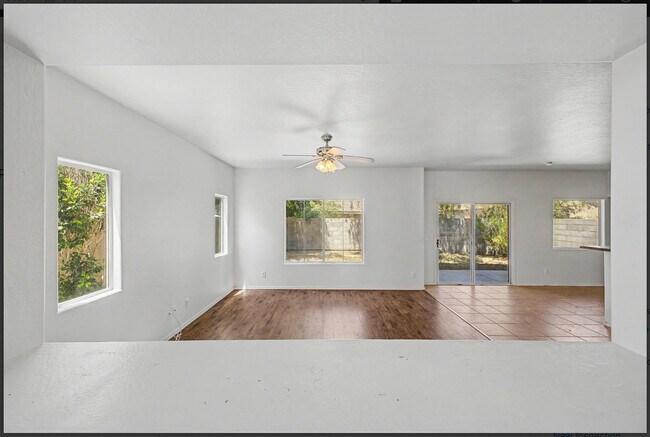 Building Photo - 542 E Bartlett Way