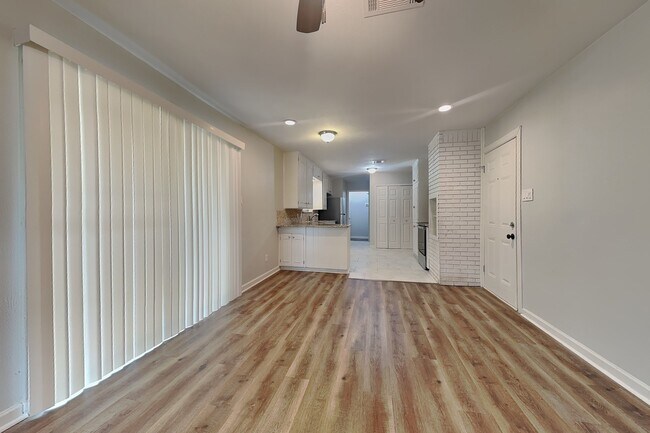 Building Photo - 5244 Greene Ave