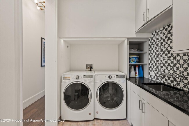 Building Photo - 191 Skimming Ln