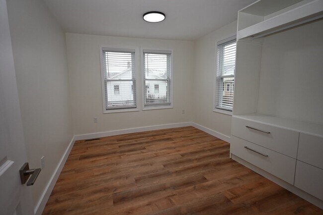 Building Photo - 12 Leroy Ave