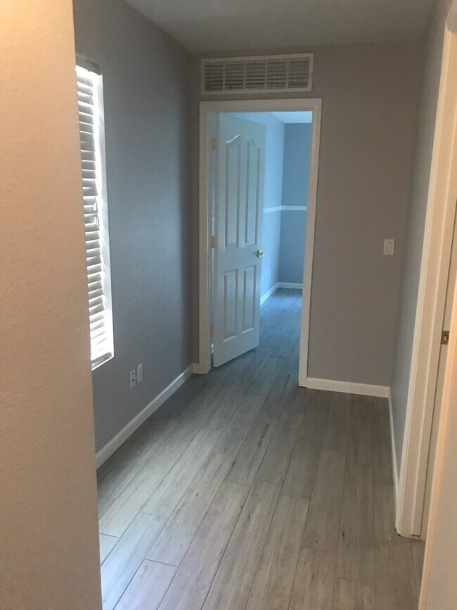 Building Photo - Chandler 4 bed 2 bath