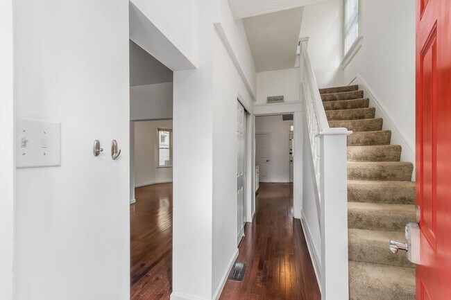 Building Photo - Perfect home in the heart of a great commu...