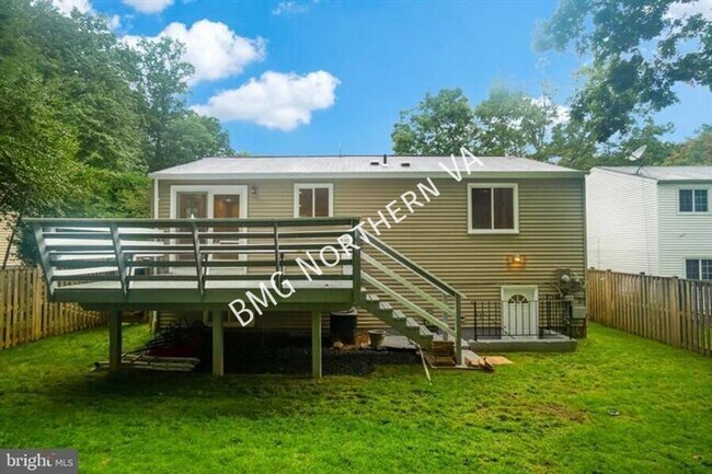 Building Photo - 8461 Yellow Leaf Ct