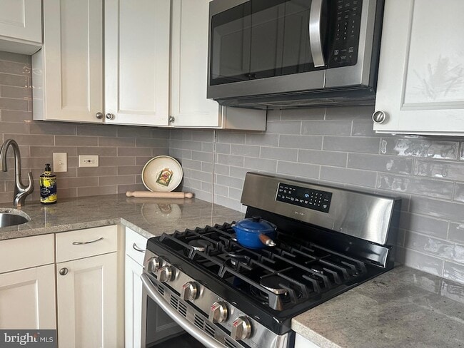 Building Photo - 8315 N Brook Ln