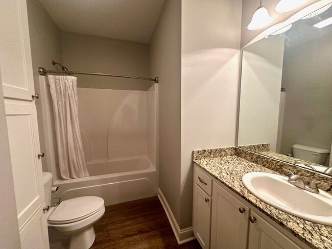 Building Photo - 10664 Florida Blvd