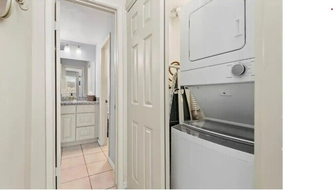 Building Photo - Charming 2BR Condo in Houston