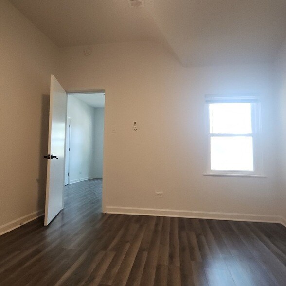 Building Photo - 5234 S Homan Ave