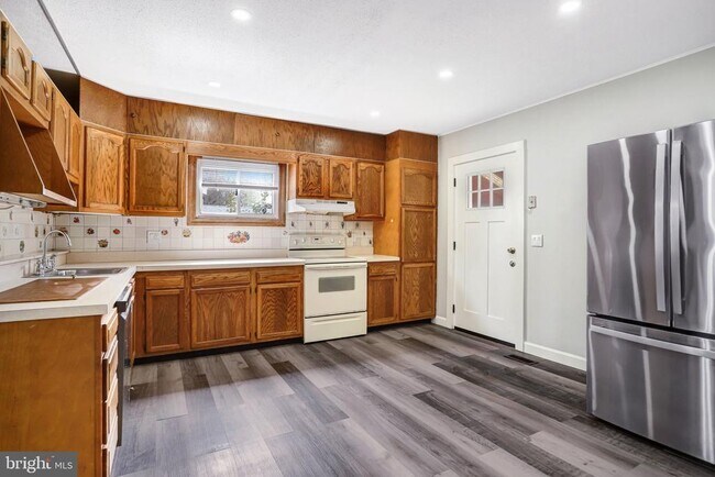 Building Photo - 6226 20th Ave