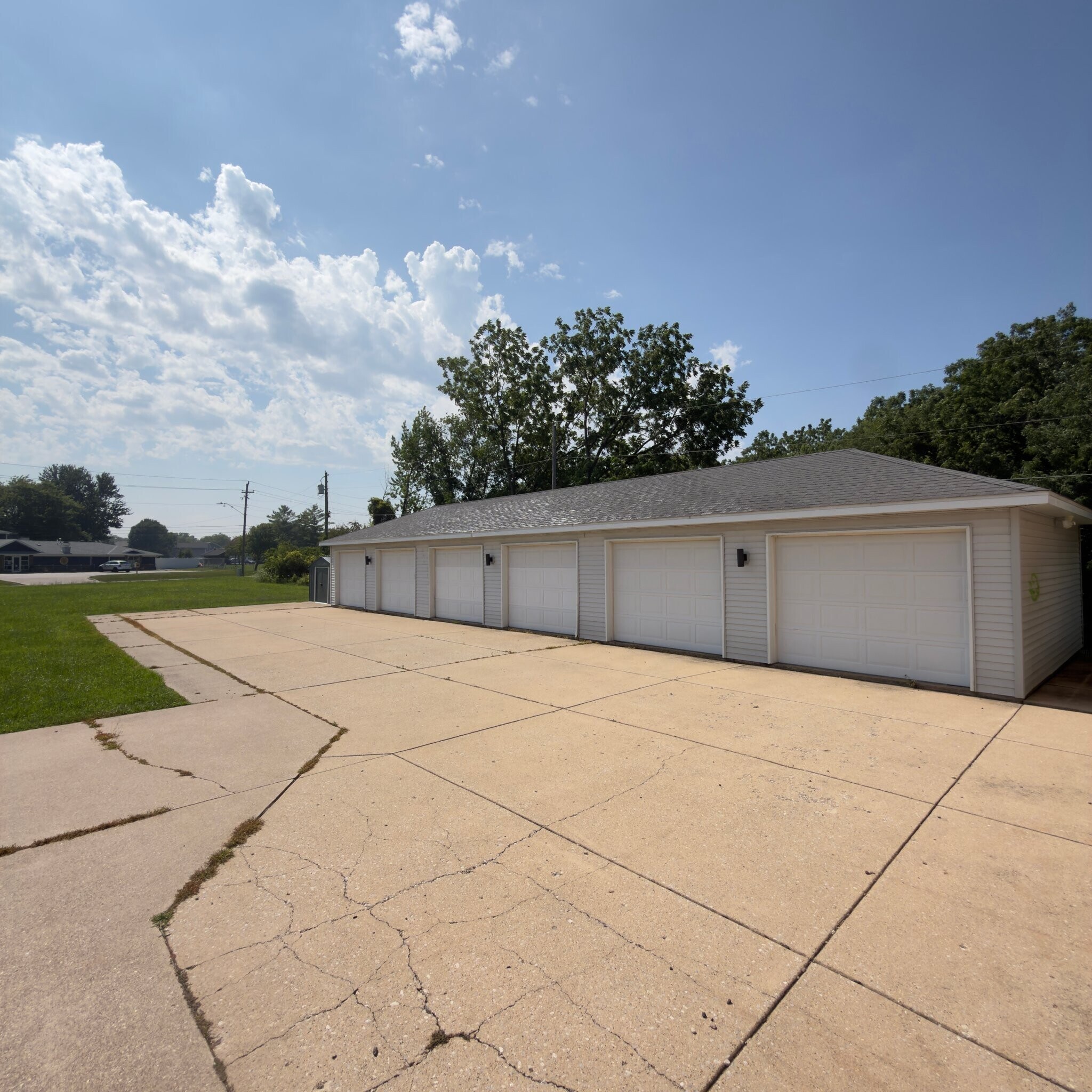 Building Photo - 703 11th Avenue B Ct
