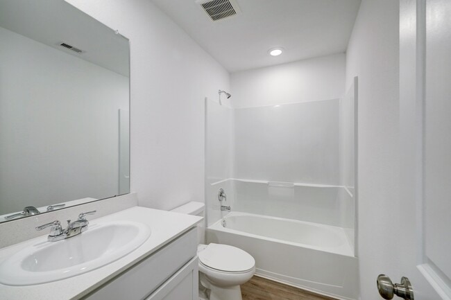 Building Photo - 8907 Estes Lks Dr