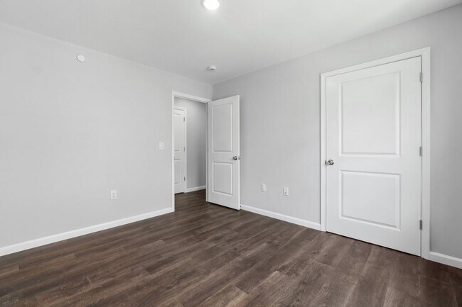 Building Photo - 889 S 17th St