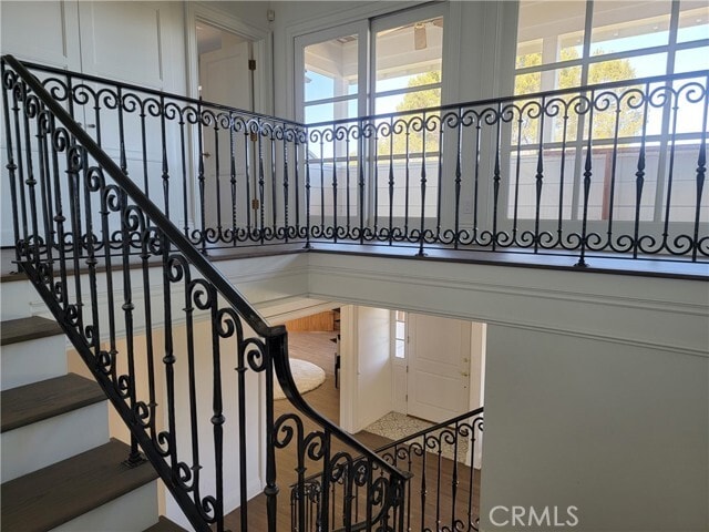 Building Photo - 1024 Granvia Altamira