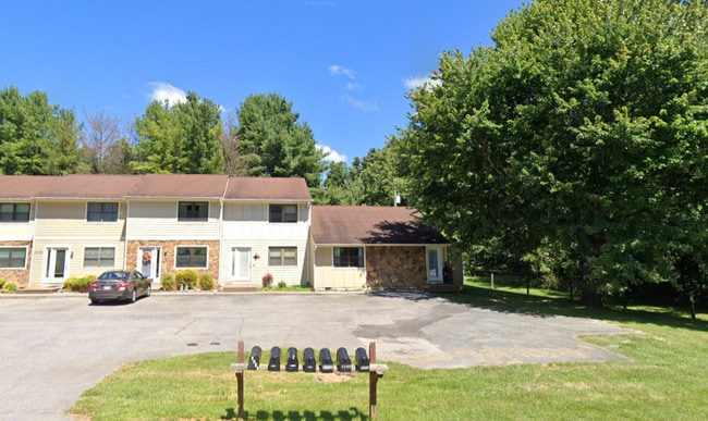 Building Photo - 2 Bedroom Close to I-81