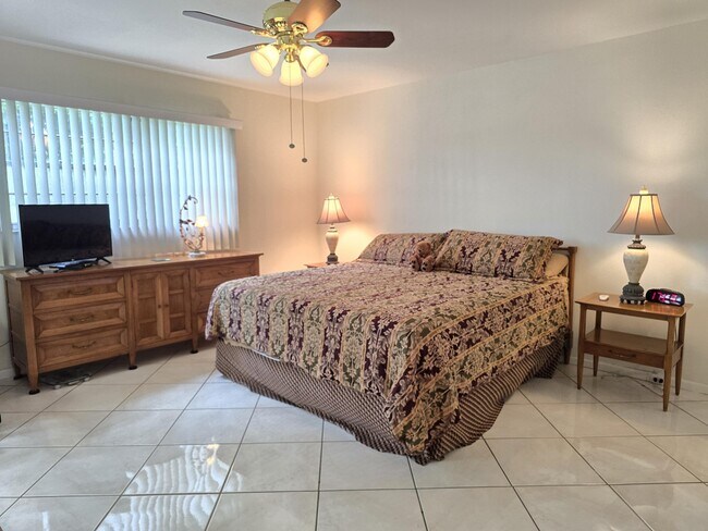Building Photo - 3403 Bimini Ln