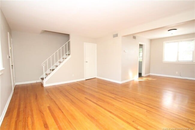 Building Photo - 1064 Nichols Dr