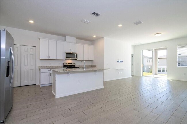 Building Photo - 2337 Treasure Hill St