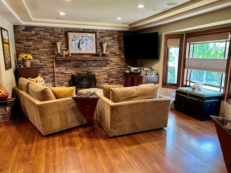 Building Photo - 1016 S Euclid Ave