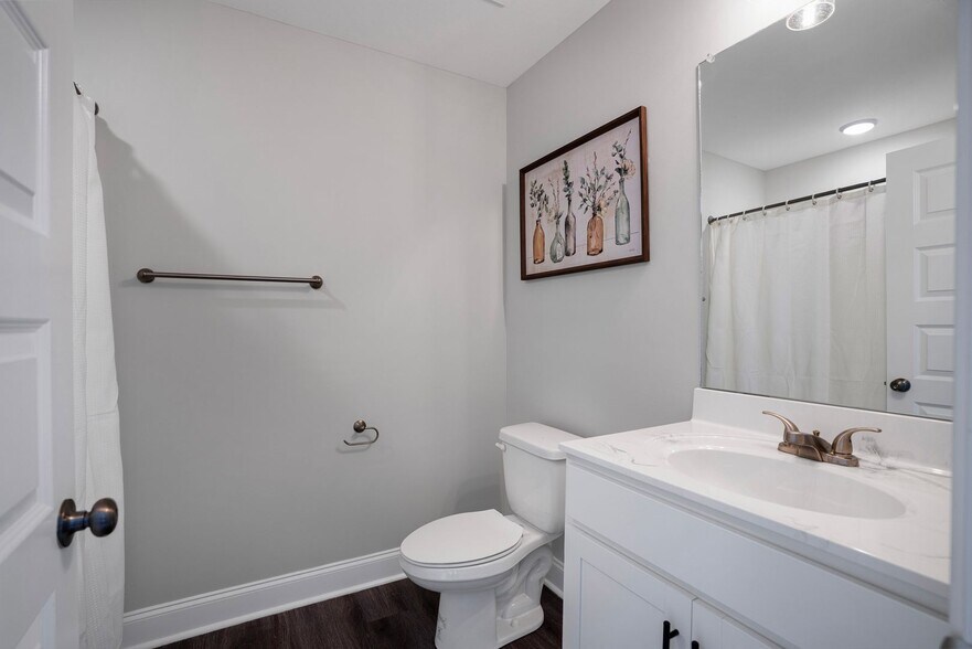 Building Photo - 156 Excell Rd