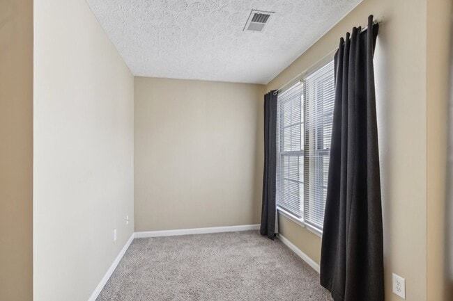 Building Photo - 7841 Heaton Way