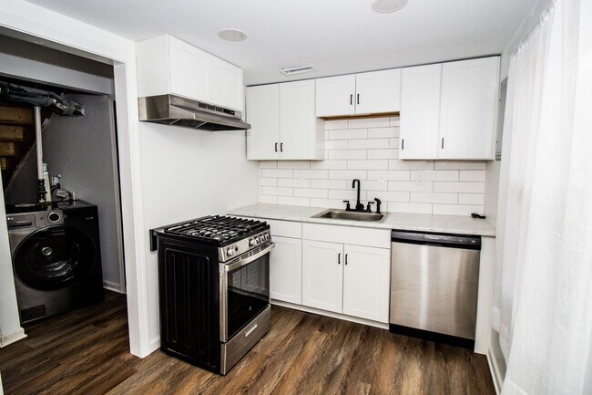 Building Photo - 17645 Lakeport Ave